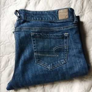 AMERICAN EAGLE JEANS